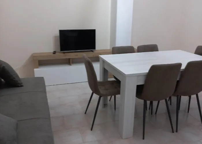 Perla Marina 恩佩多克莱港