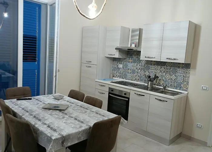 Perla Marina 恩佩多克莱港